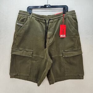 DIESEL MEN'S 40 D-KROOLEY CARGO SHORTS MILITARY GREEN $325